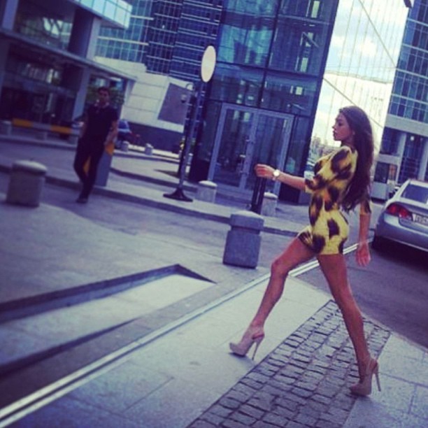 kiss-meyou-fool:  barbie-isalive:  😘  x 