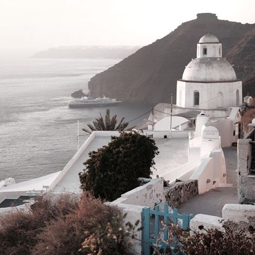 vintagepales:Santorini, Greece by adampartridge