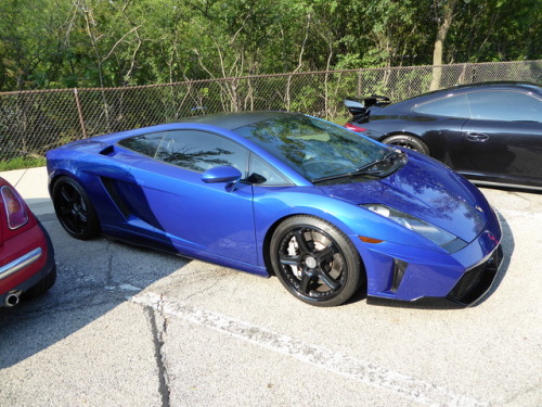 fromcruise-instoconcours:  If you’re looking for a highly-depreciated, but still-amazing supercar, the Gallardo would be a pretty great choice