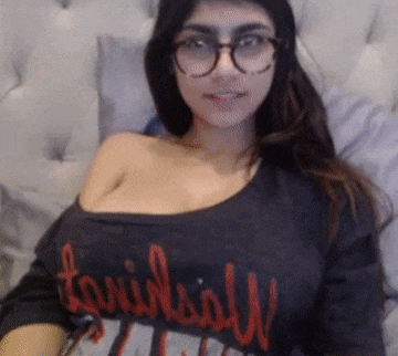 tittydrops:  Mia Khalifa