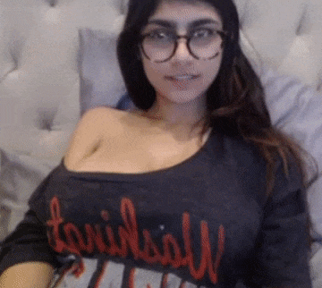 Porn Pics tittydrops:  Mia Khalifa