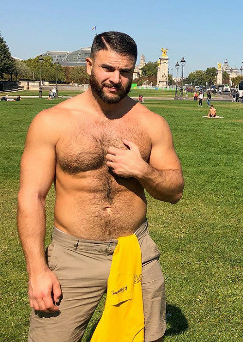 bbeardedguy:J O T A (@jota_ricciardi)Damm Daddy!