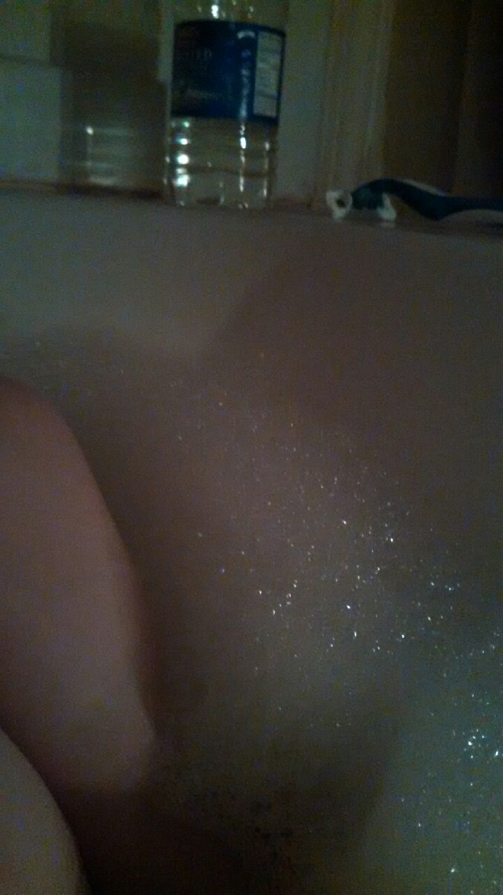 cacaphonyofscreamz:EB: candle-lit bath time!! EB: -I-have a bubble cape, your move