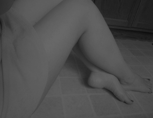 flirtylittlemrs:  Since I’ve had numerous requests And I’m super wet Xoxo 