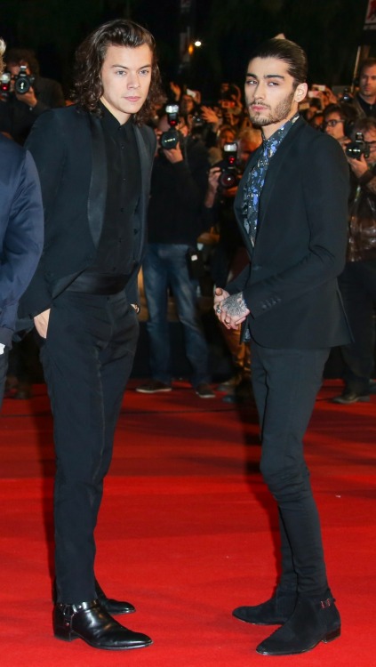 niallhorantheirish: Red Carpet at the NRJ Music Awards in Cannes - 13.12.2014 (x)