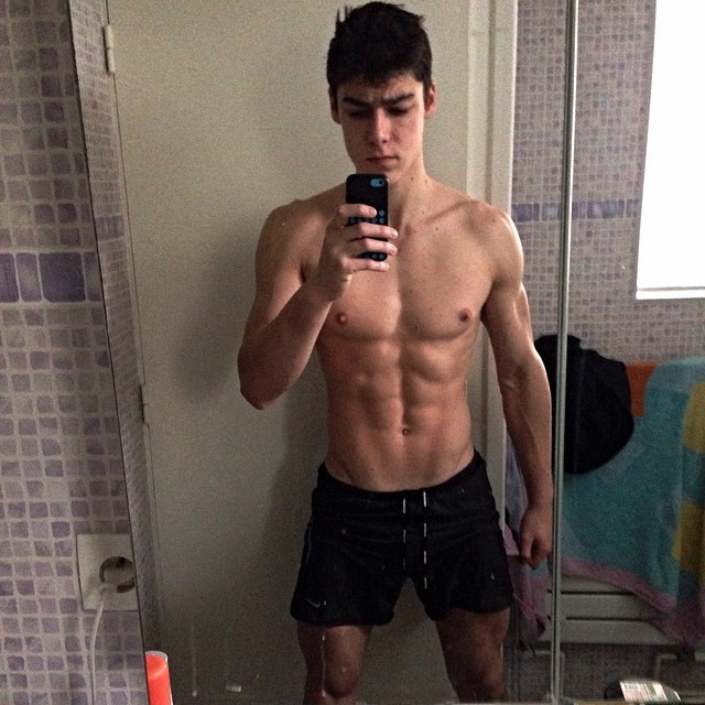 sexy-sport-guys: Raf Miller Instagram: @rafaelmiller 