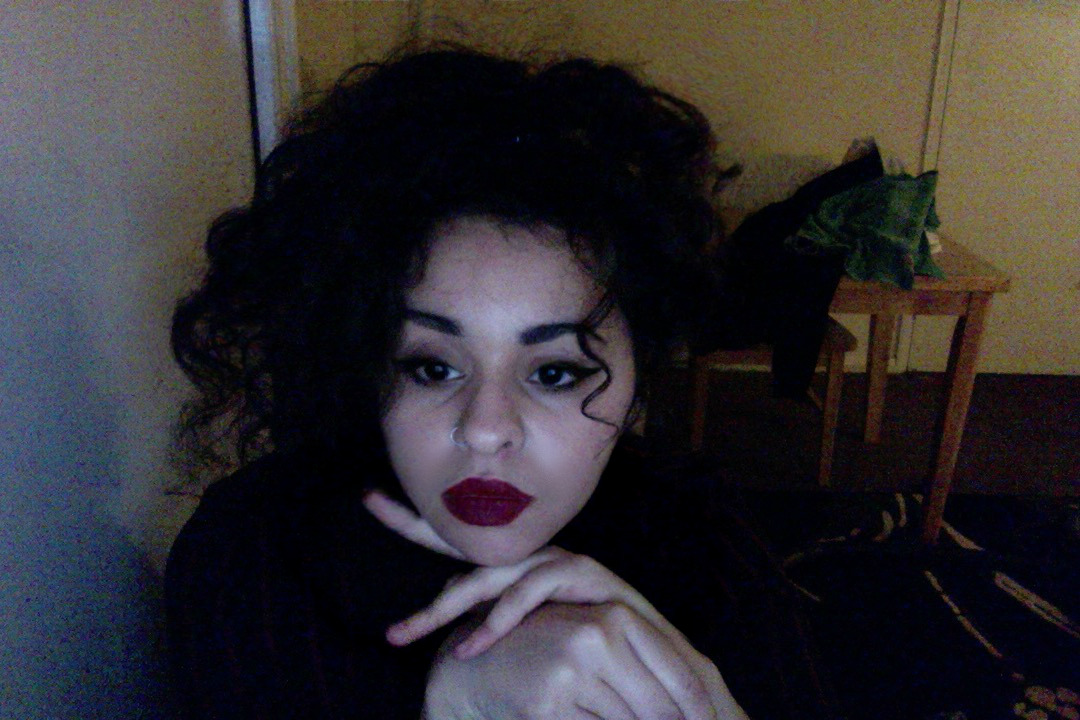maghrabiyya:  i know my fingers are really annoying in my selfies but it’s honestly