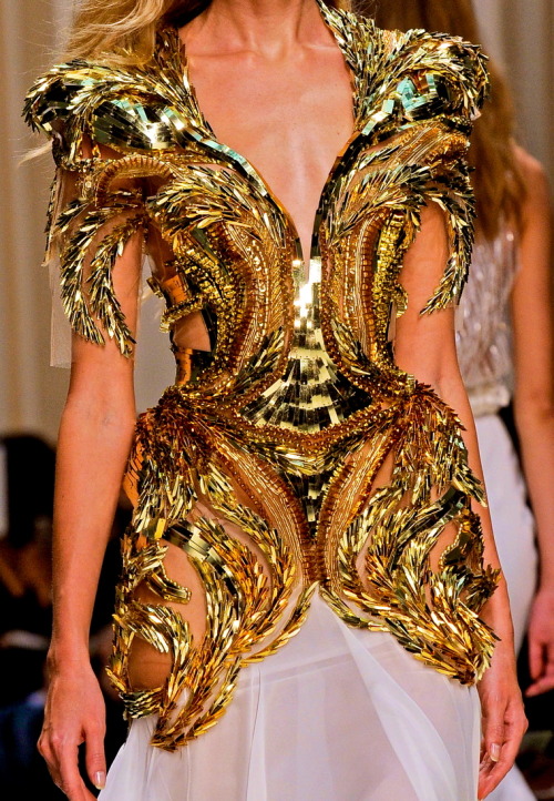 chiffonandribbons:  Valentin Yudashkin S/S 2014 