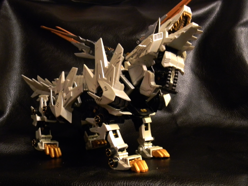 König Wolf Silver Fang! This kit was custom commissioned from Torrigan, who did an absolutely a