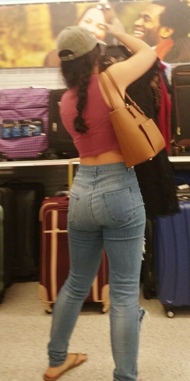 Another sexy latina teen in jeans (part 3)