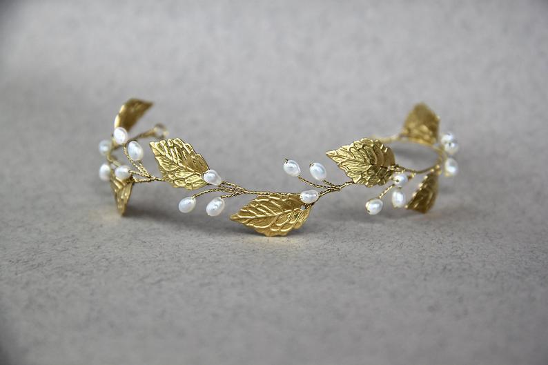 sixpenceee:Fall leaf bracelet, from here