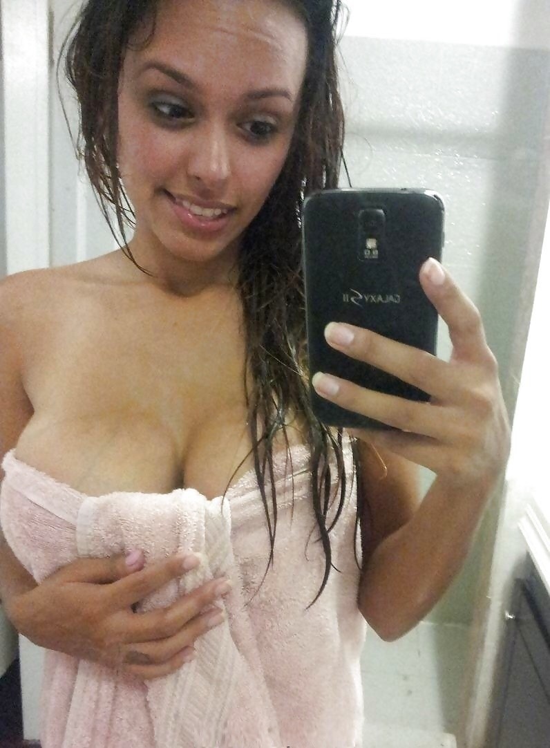 nuffsed69:  Busty Latina 😙