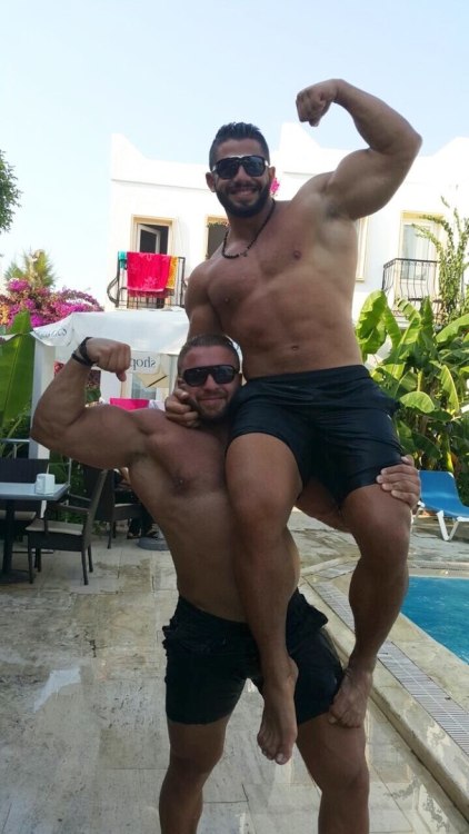 muscular guys, bodybuilders and my states of soul.