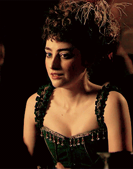 Ellise Chappellas Clara Simms In Miss Scarlet And The Duke (S01E01)