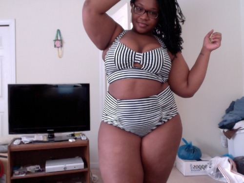 dixonheat:  maryjaneeeholland:  yayy! got my fatkini from Torrid today.  jesus she is gorge 