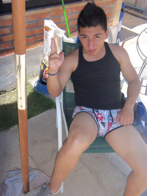 chacalestjmx:  En el patio de la casa