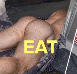 jon07:  🍑 Eat well it’s good for you!   More @ jon07.tumblr.com