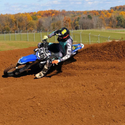 mxmotoparty:  shredtillyouaredead:  Laying down that Yamaha 450 power a few…