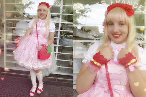 My first outfit with Milky Planet *-* Headbow: HandmadePink Star: ChocomintWig: TaobaoBlouse: handma