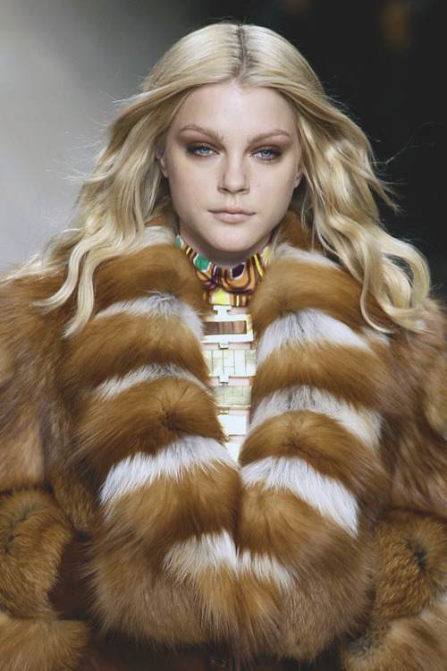 vuittonable:  stam and poly at emilio pucci f/w 07 