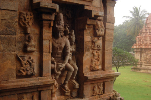 Shiva and Parvati bless the saint Chandesa, Gangaicondacholapuram temple, TN