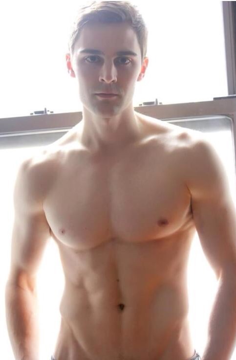 hewasabigfreak:  Nick Uhas Shirtless