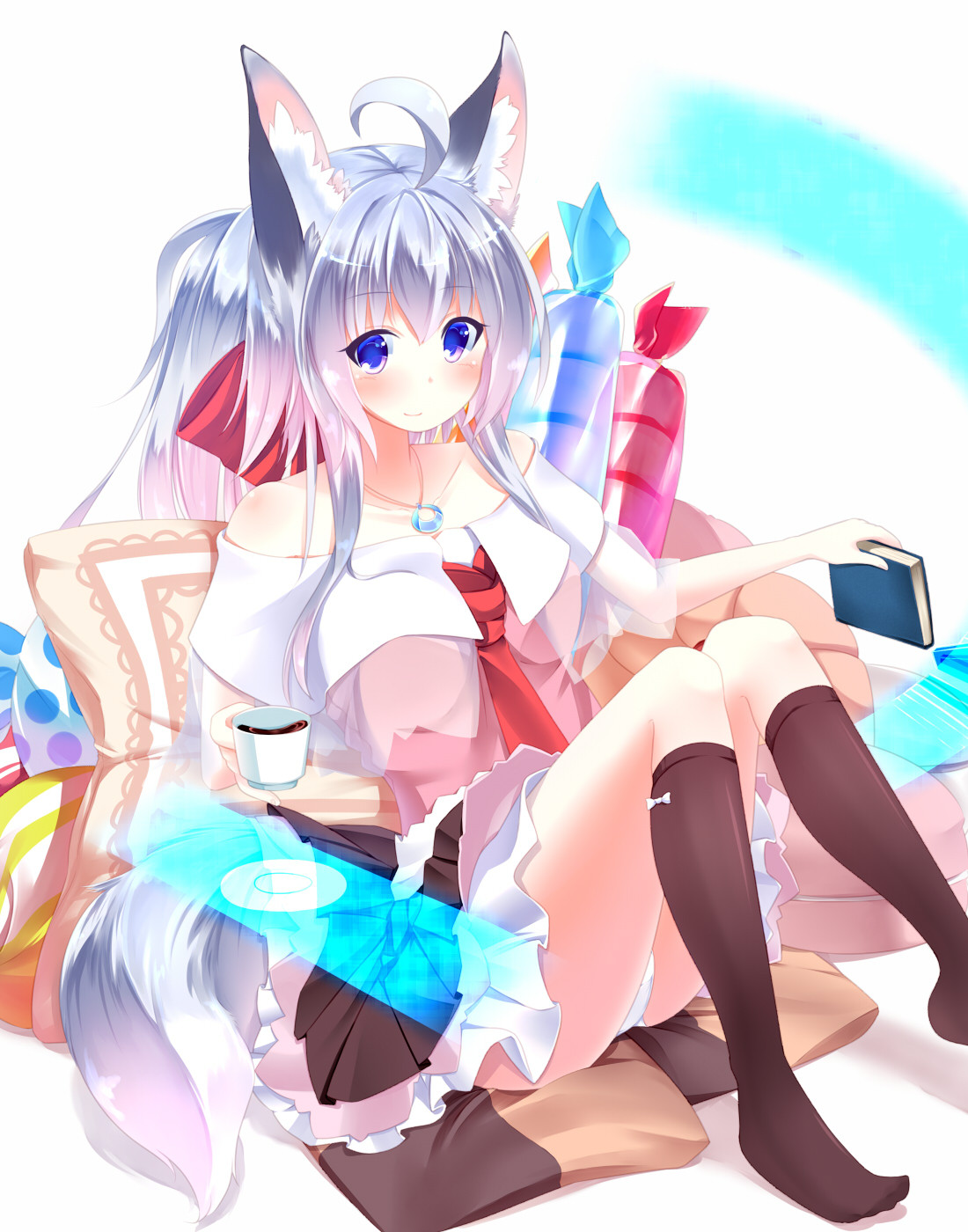 pantherrh:
“coffee break2 | 秋暁 [pixiv]
An original kitsunemimi by Akiaki.
”