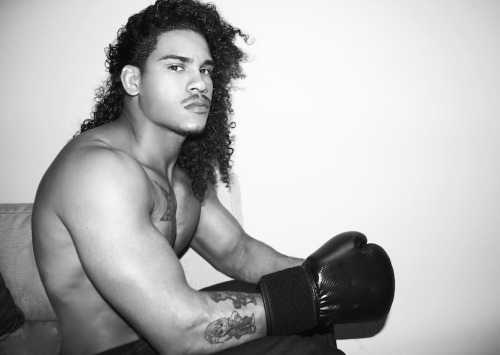 foto119:  MMA Fighter, Mike Lilly  |  IG: adult photos