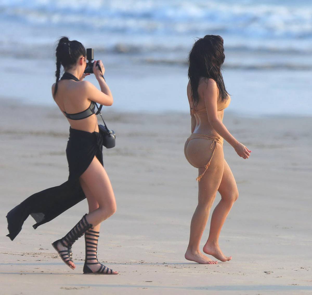 Kim kardashian butt implants