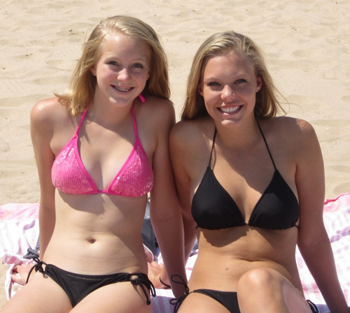 bikinibikinibabes:  Follow more hotties like me at BikiniBikiniBabes.tumblr.com