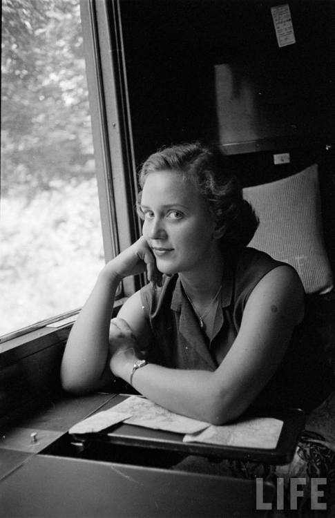 Member of the Smith College Chamber Singers during their European tour(Nat Farbman. 1952)