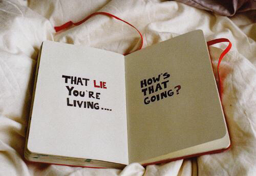 sicklysatisfied:  ✧ Why can’t I stop thinking about you ✧ 