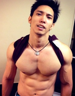 asianmusclefetish:  Original post: http://asianmusclefetish.tumblr.com