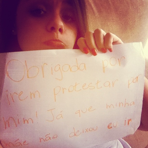 tranquilidadena-vida:  Obrigada por irem protestar por mim! Ja que minha mãe não