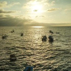Hora de desquitarme en Instagram por la falta de WiFi en vallarta&hellip; #Sunset #Photography #Sea #NoFilter #Boat