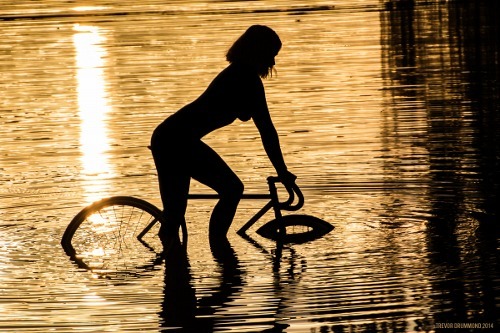 babesnbicycles:  Submit pictures of babes and bicycles (you and your bike?) to babesnbicycles@outloo
