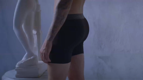 justinbieberbooty: OMG please have behind the scenes for this shoot 