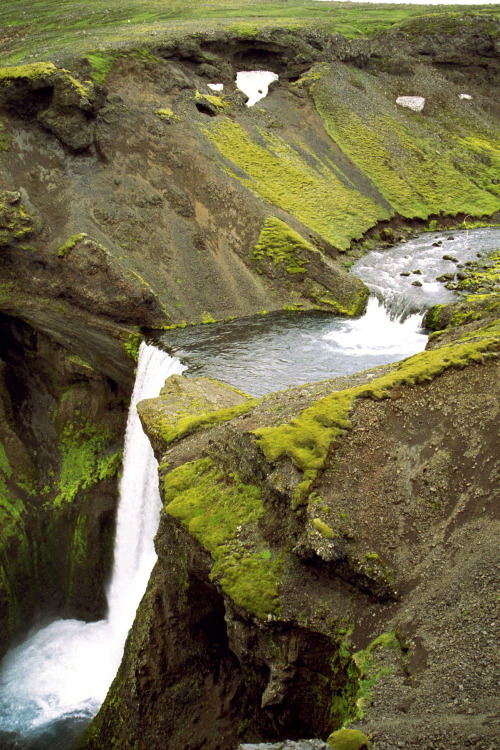 geologicaltravels:1997:  In July 1997 we did the 23 km hike from Þórsmör