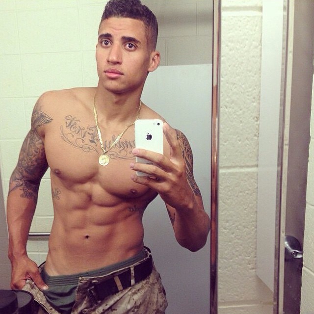verse-caribbean-dude:  theattractiveboys:  #militarymonday 🇺🇸 @wtorres_03 