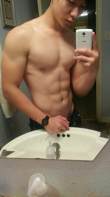 626guys:  Straight 21 Korean American student with an amazing body from Reddit.  His Reddit ID is:  yaknowNothinJonSnow