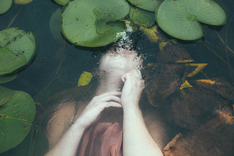 definitelydope:  Shallows (by JennaSouers)