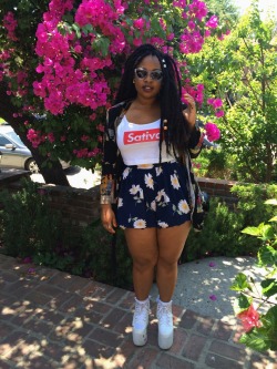 Killerkurves:  Oluulove:flowers N Things