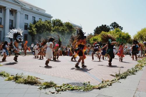 xxargxx:Ceremonia de Nauhcampa Danza In Xochitl In Cuicatl (IXIC) of UC BerkeleyAlejandra G Ramirez 