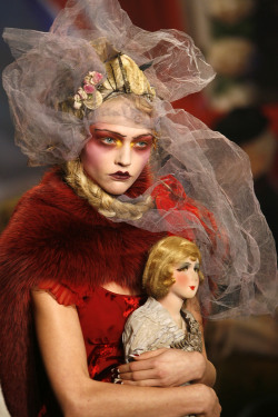 girlannachronism:  John Galliano fall 2007