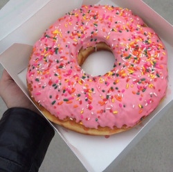 foodishouldnoteat:  if you love food follow my blog!  Oh muh gyawd