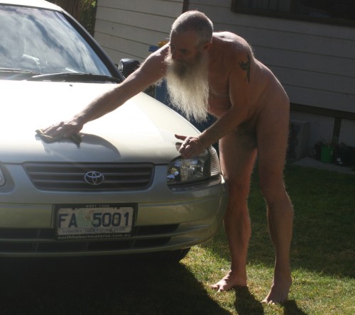 nudistpete:  Washing the car at the start of spring 
