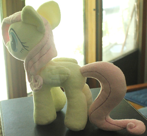 Still making ponies. ^_^ My first attempt at Rainbow Dash and a cute filly Fluttershy. 
