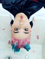 halseyasfcuk:  Halsey + hair ↳ Badlands Hair 