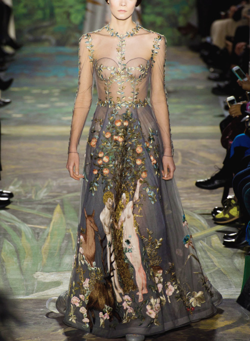 vega-ofthe-lyre:Spring 2014 Couture | Valentino | Details