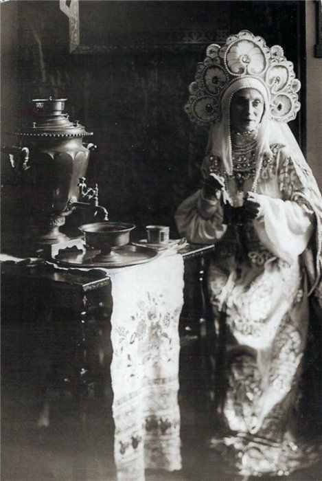 Ana Pavlova in a traditional russian gown